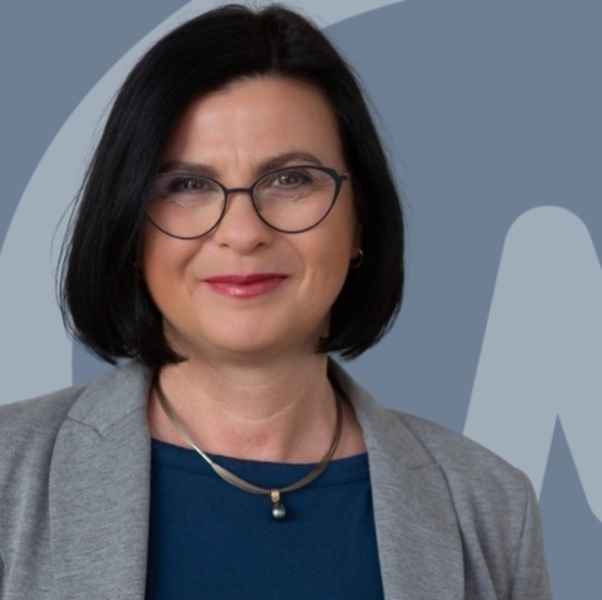 Nachgefragt bei Prof. Dr. Susanne Schubert-Bast: „Nur vier Fragen, Frau Präsidentin!“